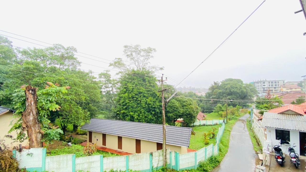 Hotel Caveri Inn Madikeri Εξωτερικό φωτογραφία