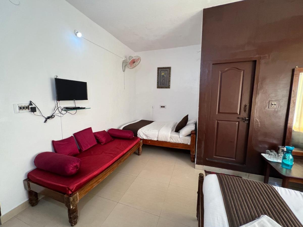 Hotel Caveri Inn Madikeri Εξωτερικό φωτογραφία