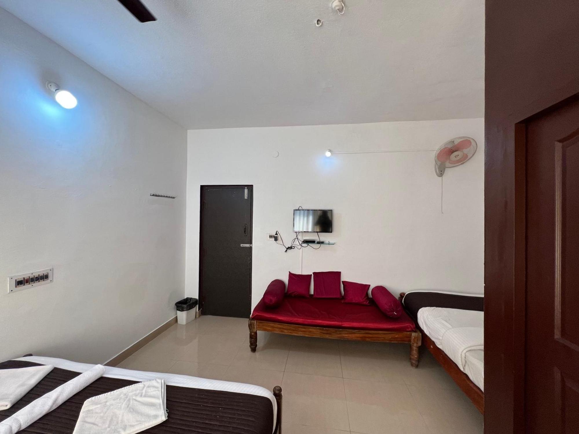 Hotel Caveri Inn Madikeri Εξωτερικό φωτογραφία
