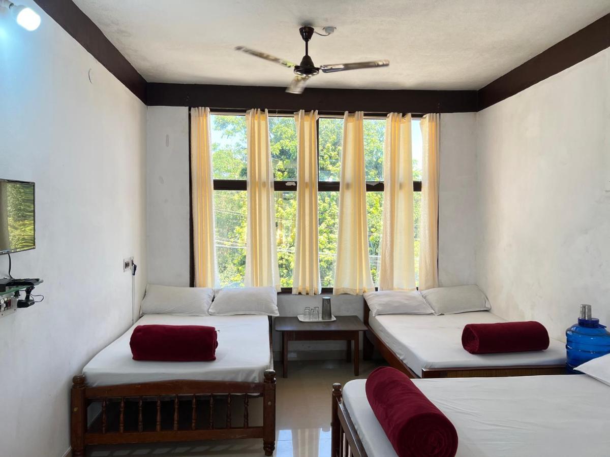 Hotel Caveri Inn Madikeri Εξωτερικό φωτογραφία