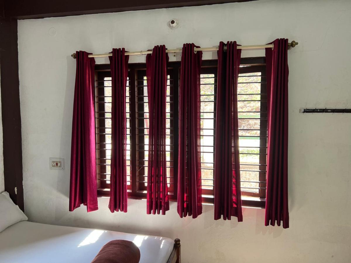 Hotel Caveri Inn Madikeri Εξωτερικό φωτογραφία