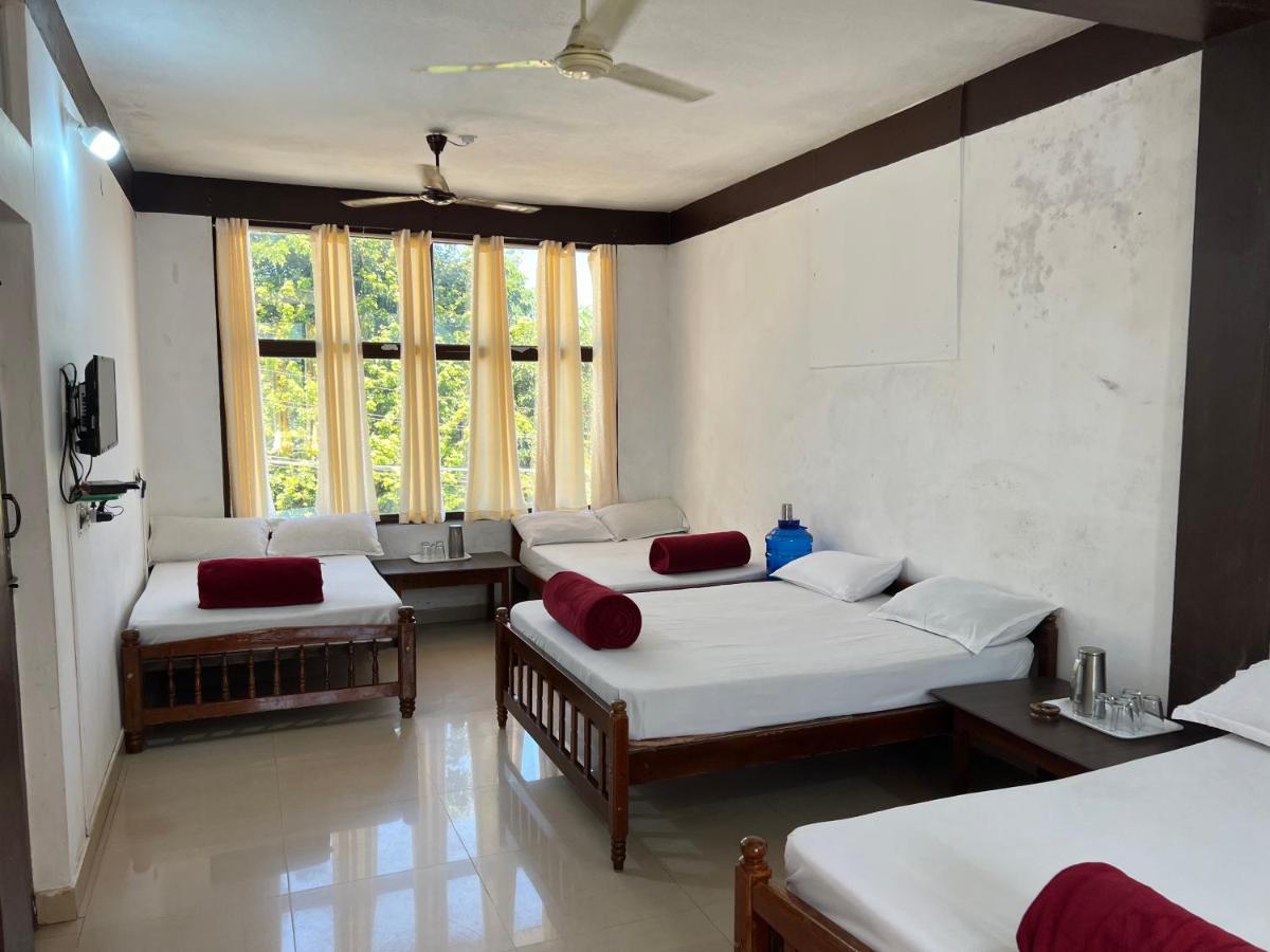 Hotel Caveri Inn Madikeri Εξωτερικό φωτογραφία