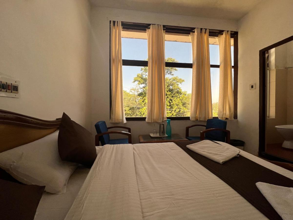 Hotel Caveri Inn Madikeri Εξωτερικό φωτογραφία