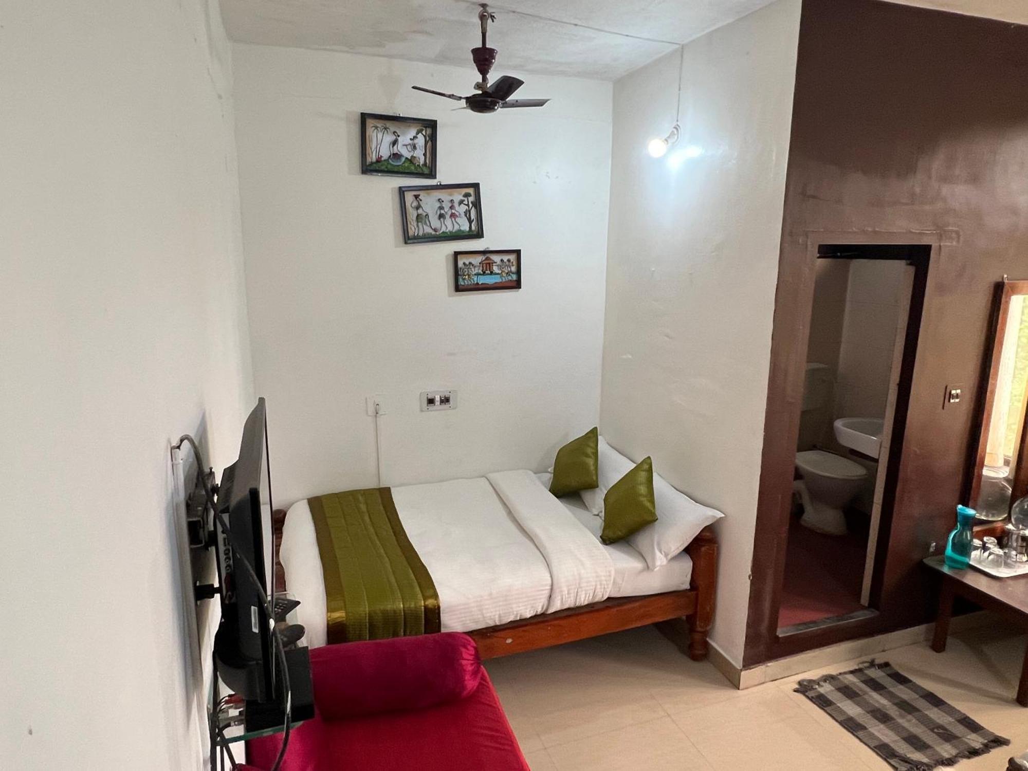 Hotel Caveri Inn Madikeri Εξωτερικό φωτογραφία