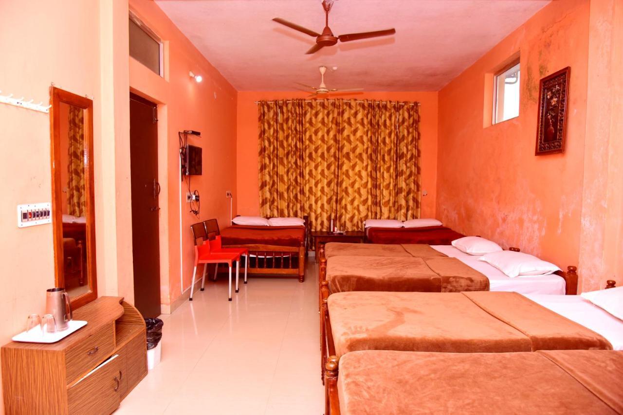 Hotel Caveri Inn Madikeri Εξωτερικό φωτογραφία